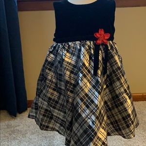 Beautiful black white and red girls dress size 18M